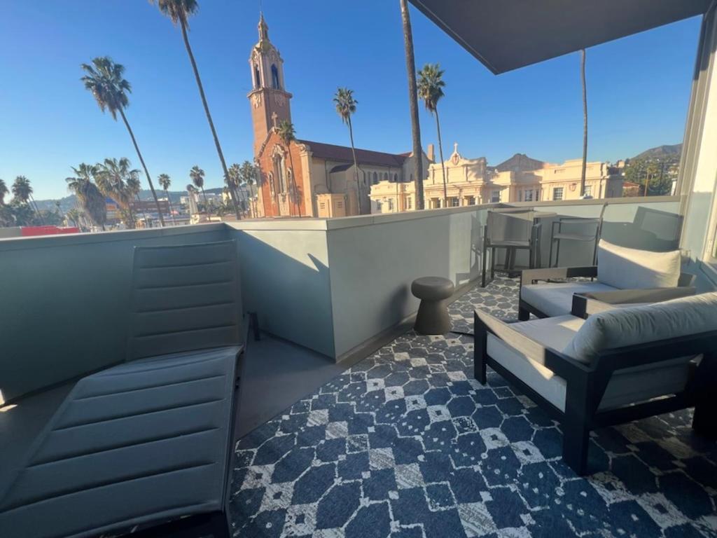 Large Hollywood Corner 2 Bedroom With Private Balcony Aparthotel Los Angeles
